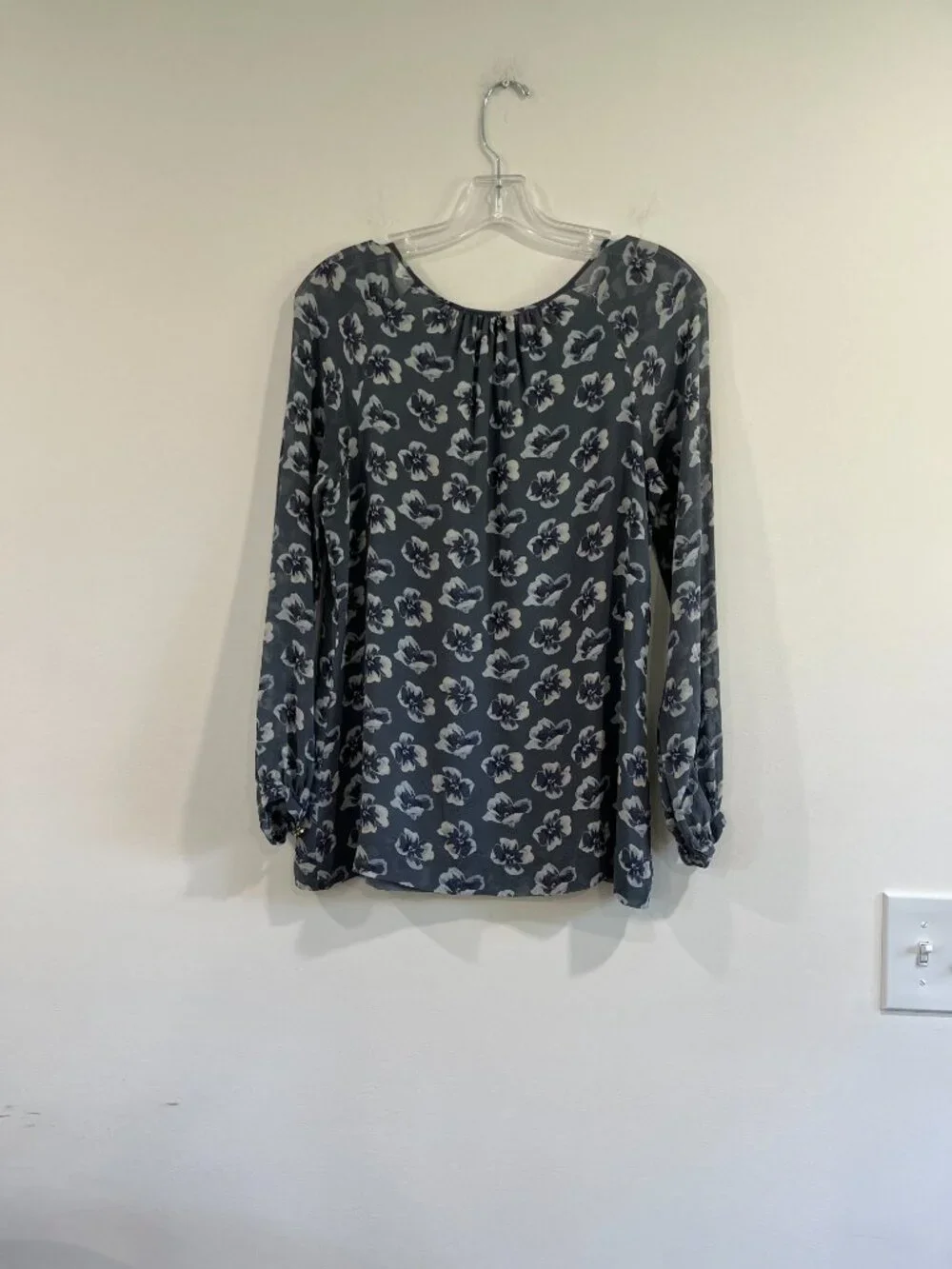 Tory Burch Silk Grey Floral Long Sleeve Blouse Size 6